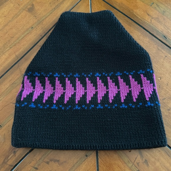 Wigwam | Black Pyramid Wool Zig Zag Mountain Peaks Wool Beanie Made in USA - Picture 1 of 7